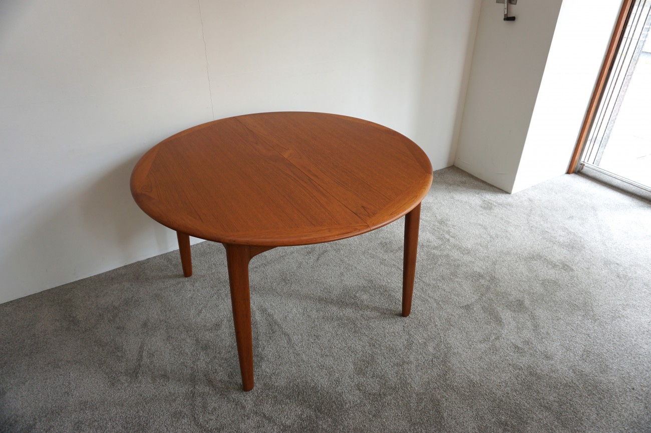 Svend Aage Madsen K. Knudsen & Son Teak Round Dining Table / チーク ラウンドダイニングテーブル エクステンション天板収納式