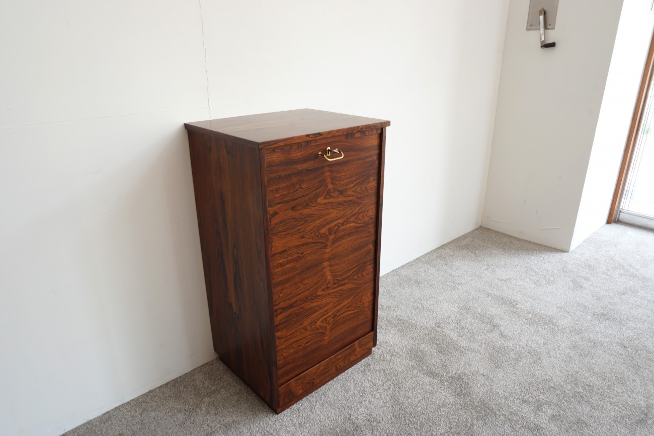 Rosewood roll front cabinet / ローズウッド 蛇腹キャビネット 書類ケース