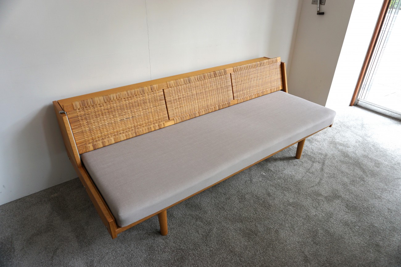 Hans J.Wegner GE7(GE258) Daybed sofa Oak Rattan GETAMA / ハンス ウェグナー デイベッド ソファ オーク丸脚 ラタン(籐) ゲタマ