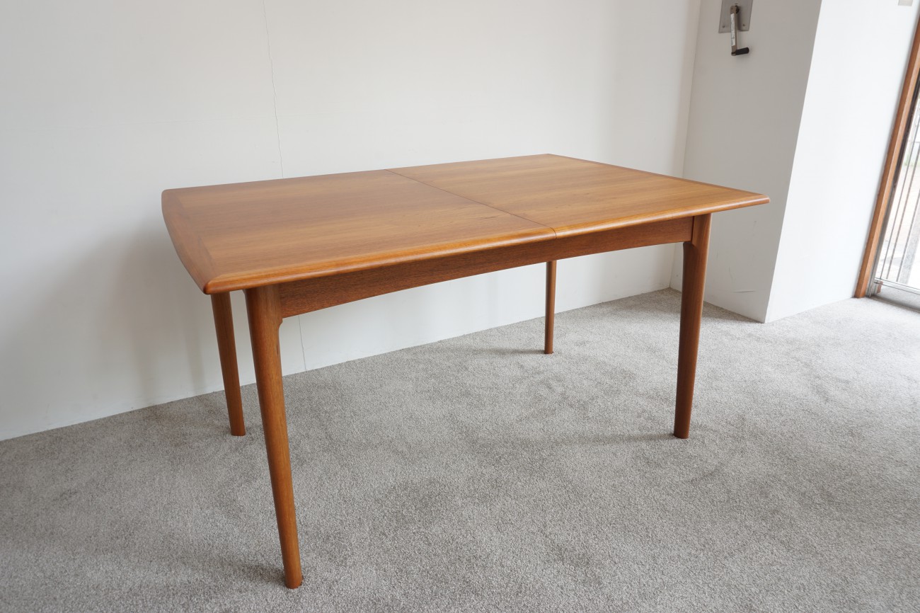 Teak extension dining table / チーク エクステンションダイニングテーブル(エクステンション内蔵式)