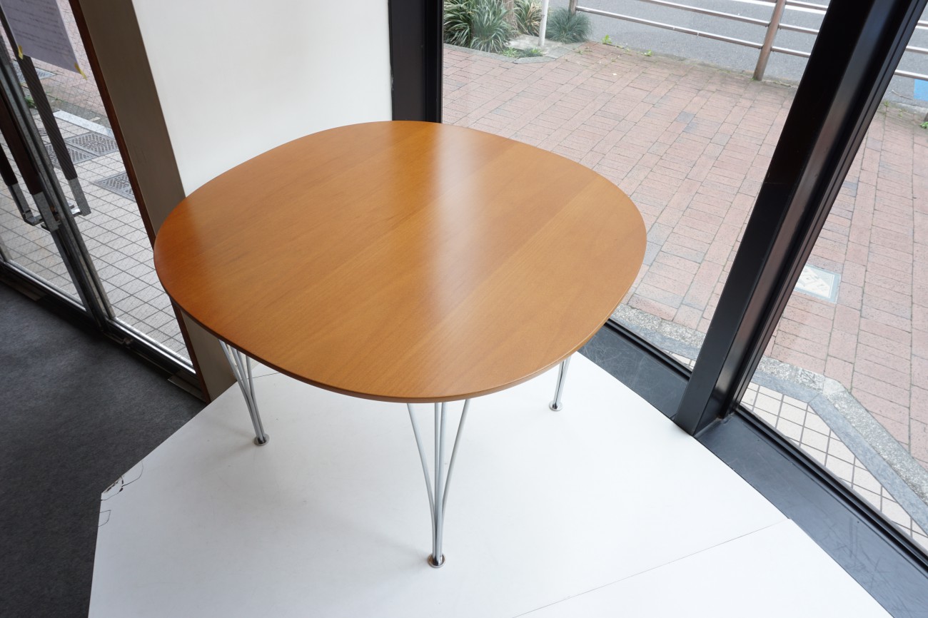 フリッツハンセン スーパー円テーブル(Bテーブル)天板とセブンチェアの再仕上げ・色調整 脚部の錆取りのご依頼 / Fritz Hansen Bruno Mathsson Piet Hein ARNE JACOBSEN ブルーノ・マットソン ピート・ハイン アルネ・ヤコブセン