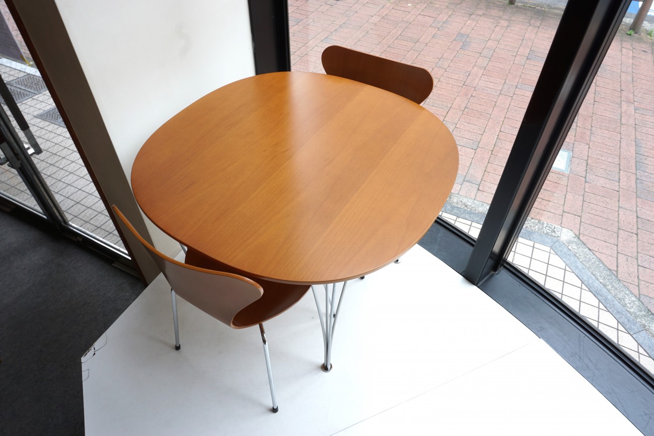 フリッツハンセン スーパー円テーブル(Bテーブル)天板とセブンチェアの再仕上げ・色調整 脚部の錆取りのご依頼 / Fritz Hansen Bruno Mathsson Piet Hein ARNE JACOBSEN ブルーノ・マットソン ピート・ハイン アルネ・ヤコブセン